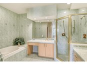Master Bath Suite - Condo for sale at 370 A Gulf Of Mexico Dr #421, Longboat Key, FL 34228 - MLS Number is A4513966