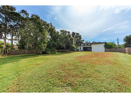 Single Family Home for sale at 1899 Vamo Way, Sarasota, FL 34231 - MLS Number is A4515367