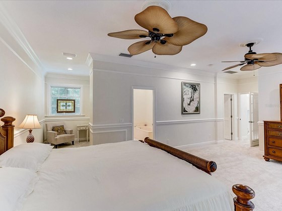 Owners bedroom suite - Single Family Home for sale at 5227 Siesta Cove Dr, Sarasota, FL 34242 - MLS Number is A4519271